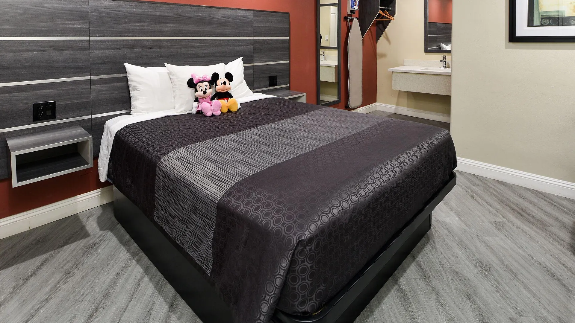 Staying Near Huntington College: 4 Budget Hotels Compared