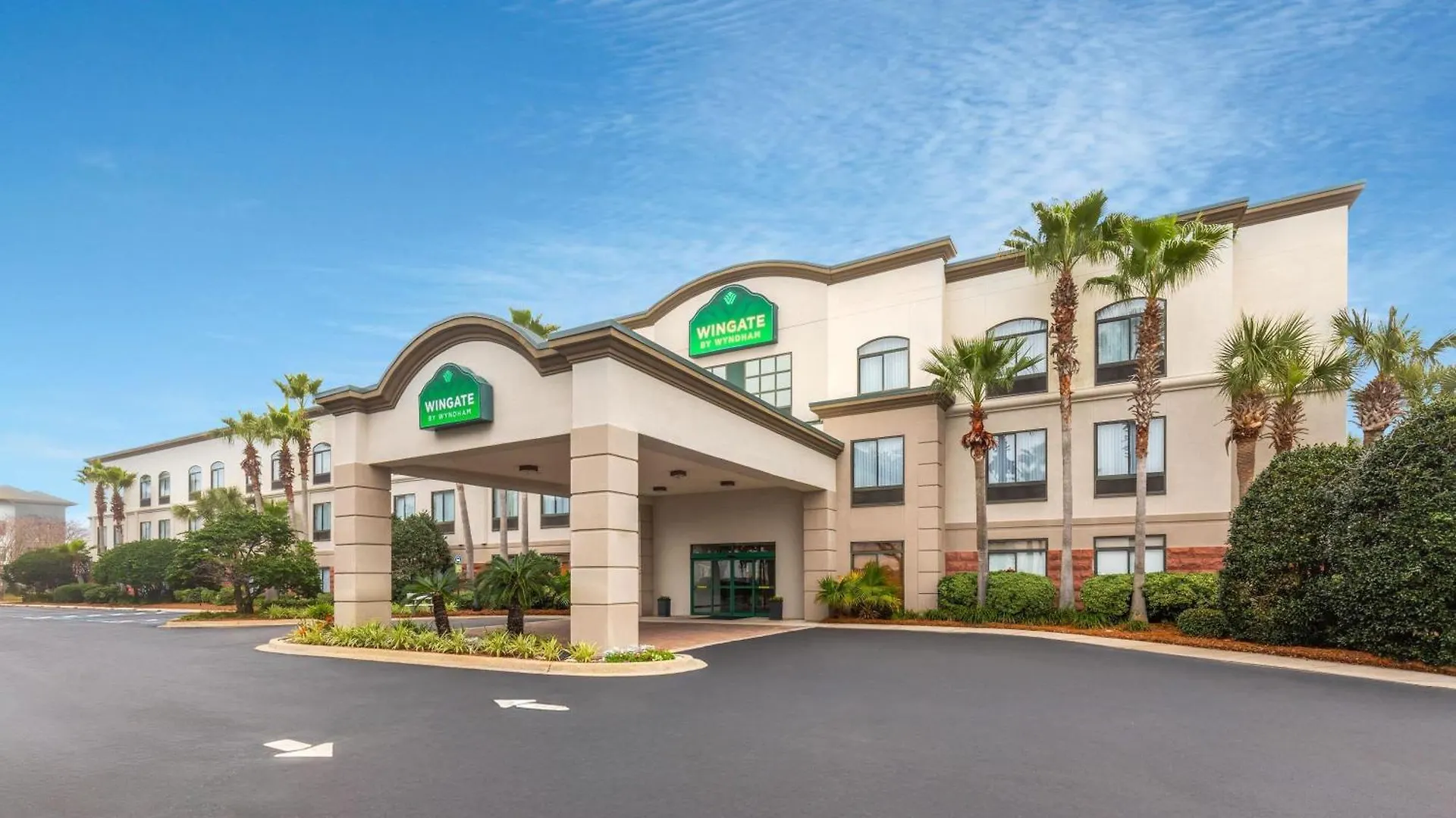 6 Cheap Hotels Near Destin Harbor Boardwalk Worth Booking