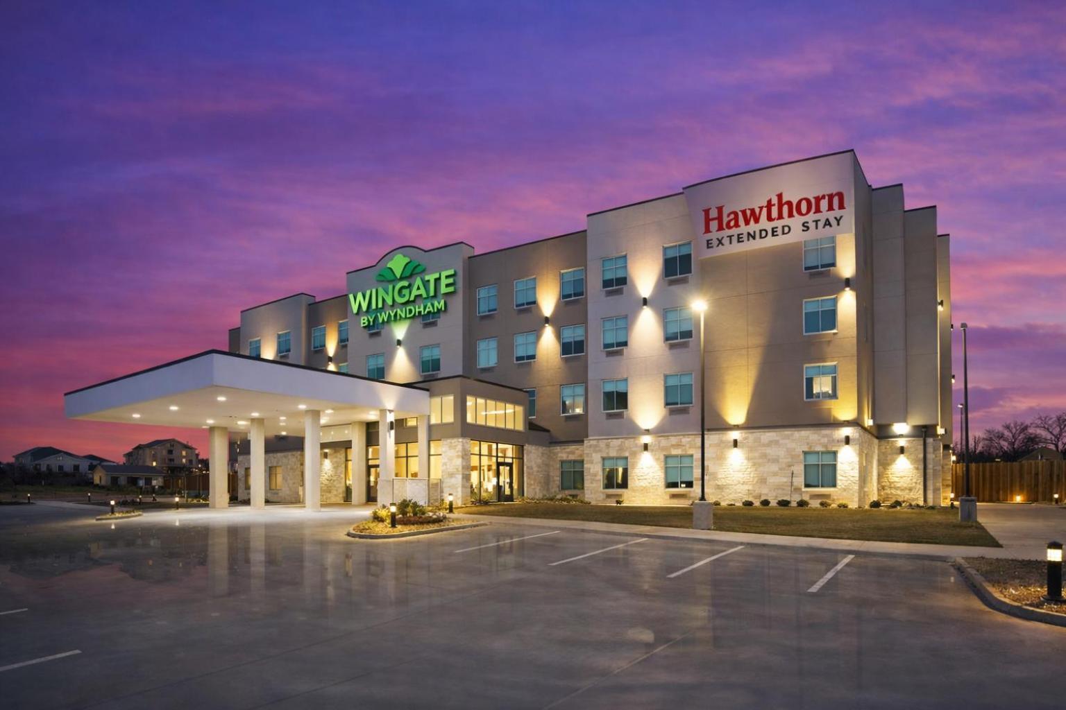 6 Business Hotels Close to Shops at Arbor Walk, Austin